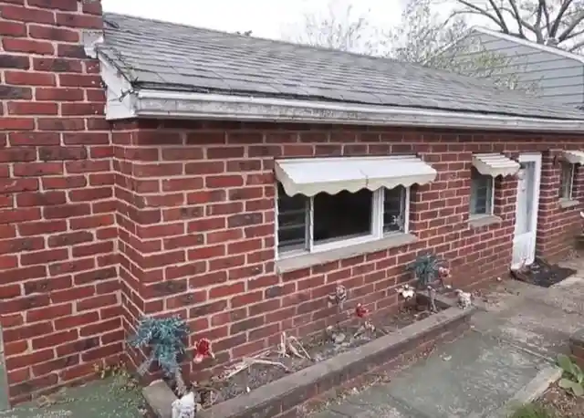 Couple Buys New Property, Discovers Unusual “Guest” House And They End Up Listing It For Sale
