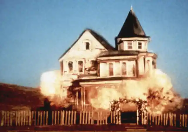 2. They Included The Demolition Of The Set Into The Last Episode