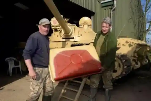 Man Who Buys Tank on Ebay is Surprised By What He Finds Inside