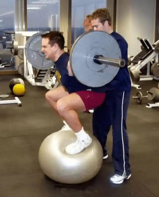 15 People Who Need To Learn How To Gym