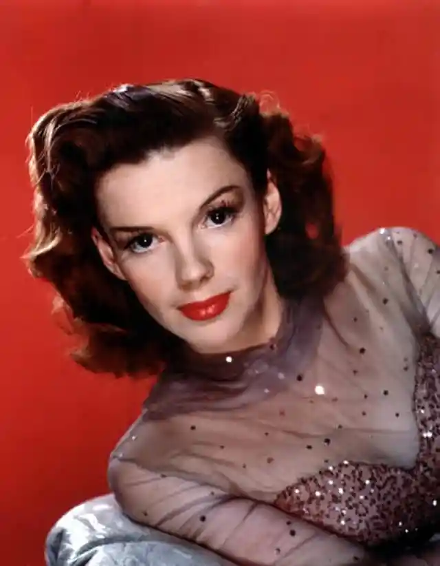 16 Horrifying Secrets About Judy Garland
