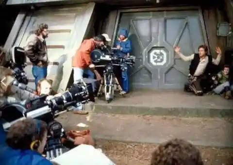 A behind the scenes look at one of Return Of The Jedi's climactic battles.