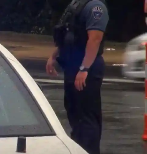 Officer Sees Something On Girl’s Lips, Immediately Acts On Instinct