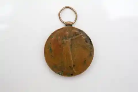 Kid Digs Out Forgotten Treasure From World War I, Years Later He Starts Looking For The Rightful Owners
