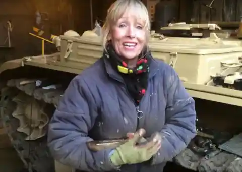 Man Who Buys Tank on Ebay is Surprised By What He Finds Inside
