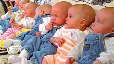 These Septuplets Were The First Ever To Survive Birth – And Here’s What They Look Like 20 Years On
