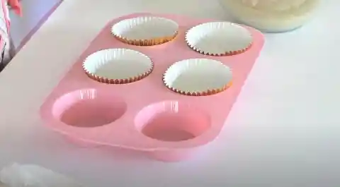 Use Muffin Pan to Serve Ice Cream