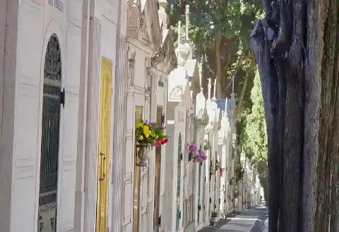 The World’s Most Fascinating Cemeteries You Must Visit