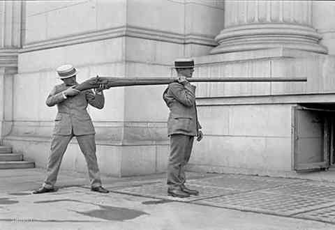 42. Punt gun, capable of killing upwards of 50-100 birds in a single shot, 1800s.