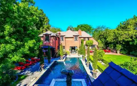 19 Celebrity Mansions You Can Actually Rent: #13 is Incredible!